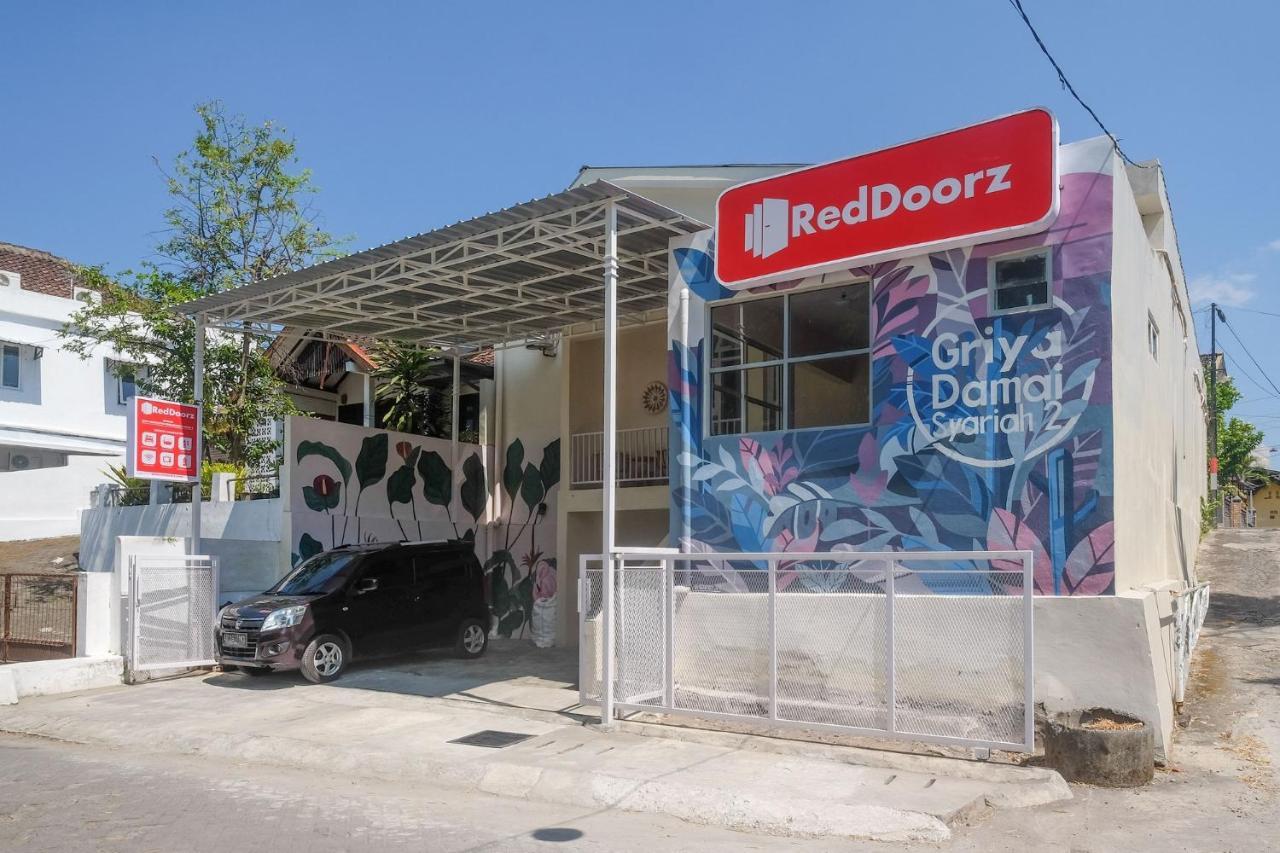 Reddoorz Syariah Near Universitas Mercu Buana Kampus 2 Yogyakarta Kejayan Kültér fotó